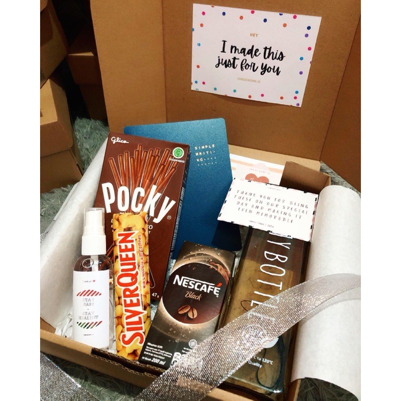 

hampers gift box kado ultah kado wisuda