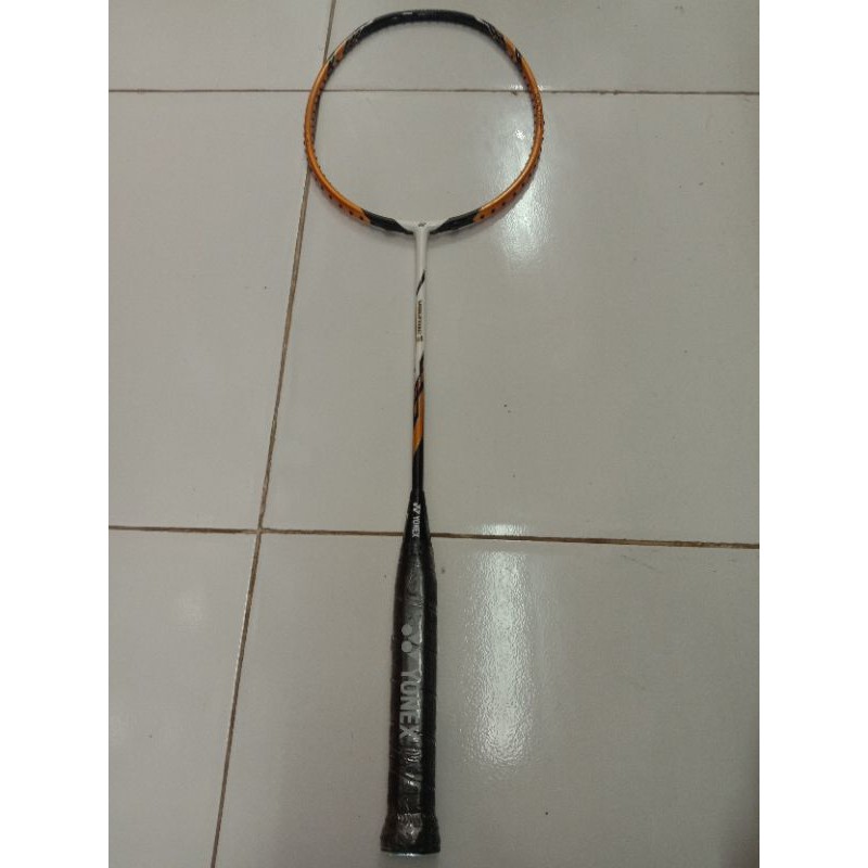 Raket Yonex Voltric
