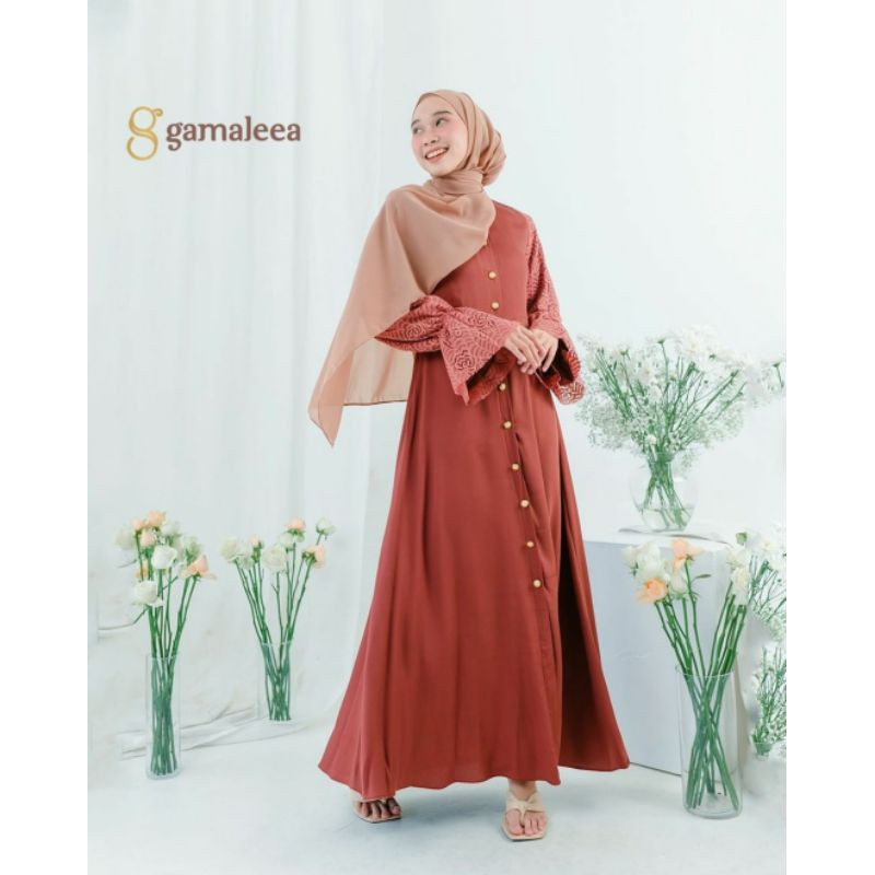 Aruna Dress by Gamaleea/Ghaisani Hijab