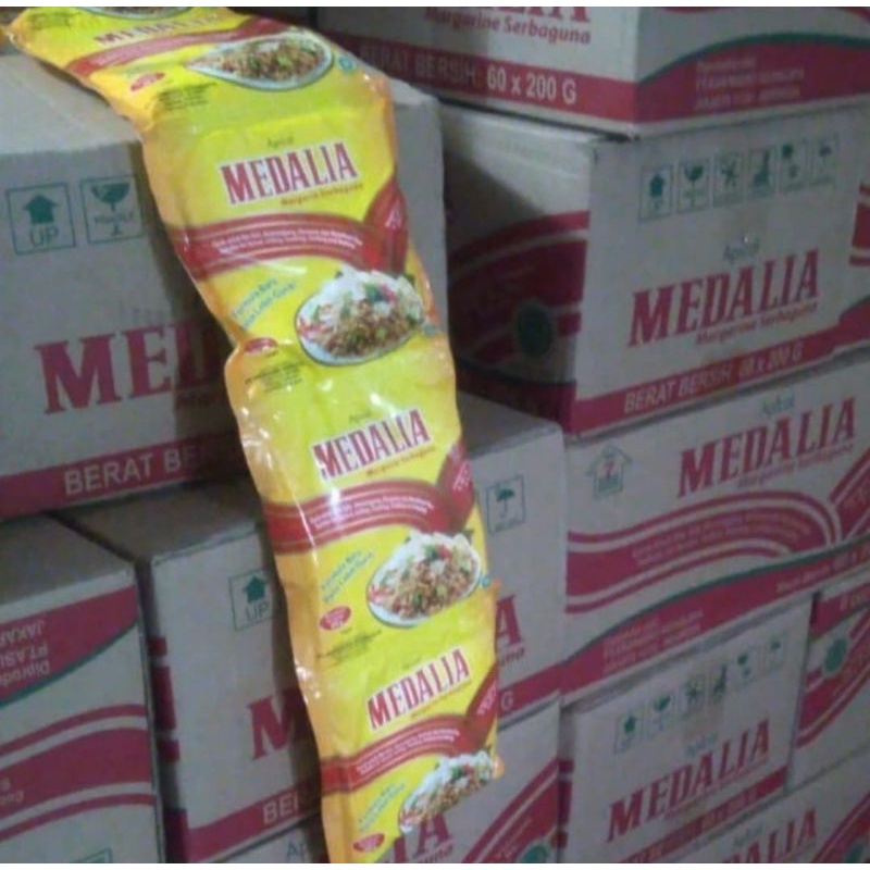 Margarin Medalia Serbaguna 200gr 1 dus isi 40 pcs / Medalia Margarine 200gr isi 60 pcs