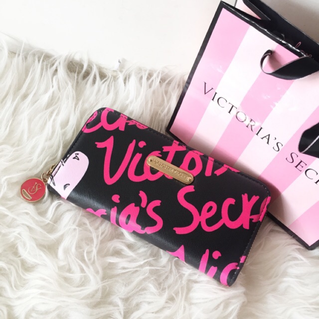 

SUDAH READY Victoria Secret Zipper Wallet 120rb (no paperbag)