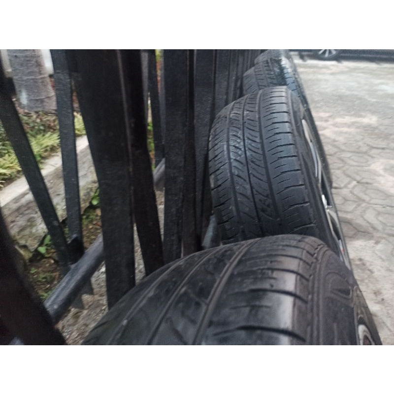 4 Velg R14 pcd 100+Ban 175/65 80 % sigra agya ayla calya classy sirion jazz yaris etios brio mobilio