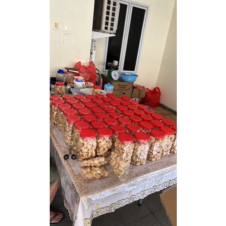 

Kerupuk Kulit Babi ( Non Halal ) / Krubi Chrispy-Toples 2Ltr (Gross Weight 180gram) berat bersih 120-130gram