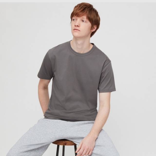 UNIQLO T-SHIRT  AIRISM KATUN CREW NECK LENGAN PENDEK PRIA UNIQLO T SHIRT AIRISM KATUN PRIA