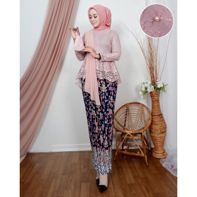 EK-> AURORA SELENDANG - ATASAN KEBAYA - KEBAYA WISUDA - KEBAYA MODERN - KEBAYA SELENDANG - KEBAYA - KEBAYA TERBARU - KEBAYA TERLARIS - KEBAYA MURAH - ATASAN KEBAYA BRUKAT-ATASAN Rosegold