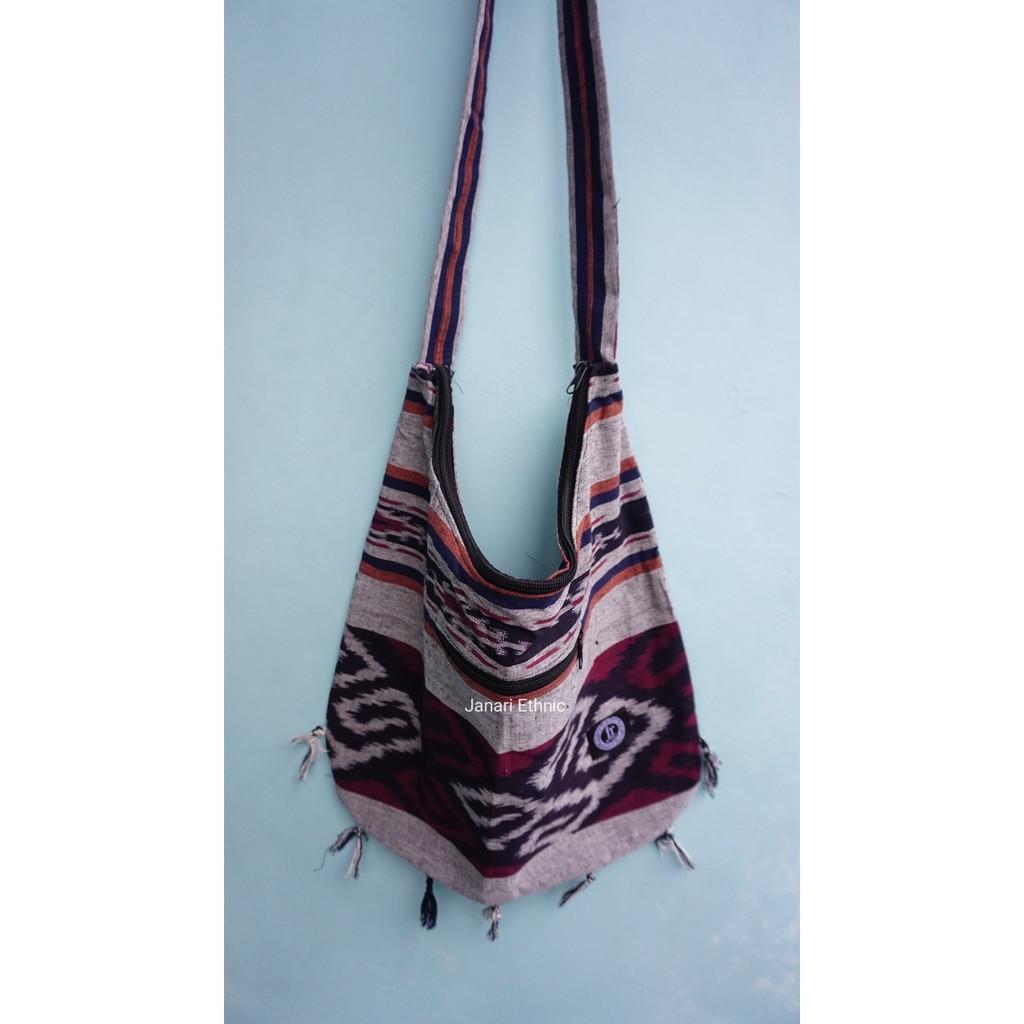 Tas Selempang Tenun Motif Toraja Bisa Digunakan Untuk Sekolah