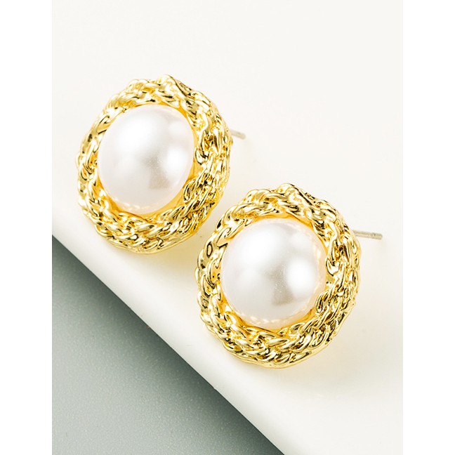 LRC Anting Tusuk Fashion Golden Round Alloy Inlaid Pearl Gold-plated Earrings P06242