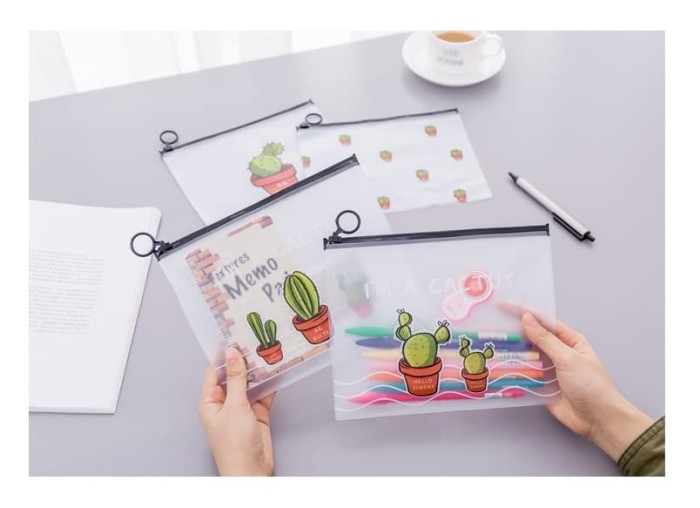 

TEMPAT PENCIL TEMPAT MASKER KOREAN CASTUS PVC TRANSPARANT A5 FILE FOLDER -TIGA CACTU SPF02