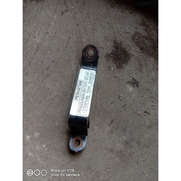 plat tahanan dudukan aki accu Vario 125 150 old new