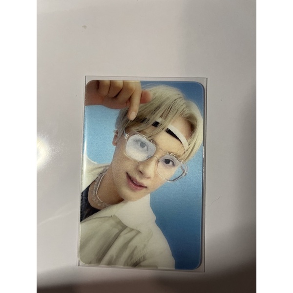 the boyz kick sparkling haknyeon