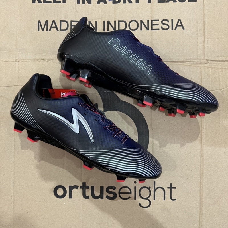 Sepatu Bola Specs LS Omega FG (Black)