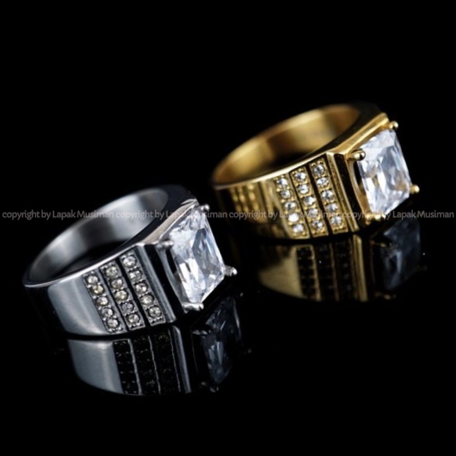 [Bayar di Tempat] Cincin Pria Titanium Anti Karat Super Mewah American Diamond Kotak