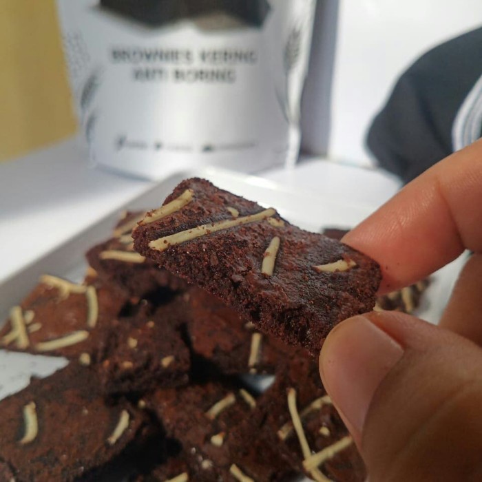 

T20R Brownies Kering - Almond, 1 Pcs Ht501Gr