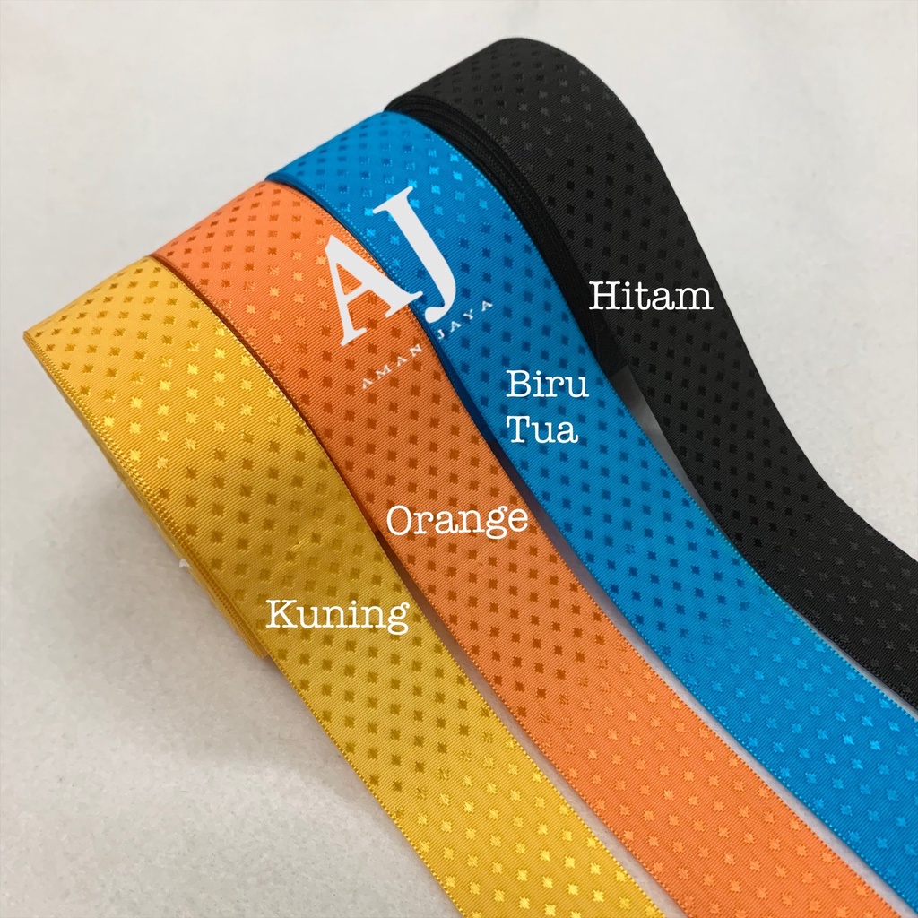 

Pita Kado Dekorasi Motif Wajik Diamond 1 Inch / 2,5 cm / Pita Kado Natal Christmas Ribbon Lebaran Idul Fitri