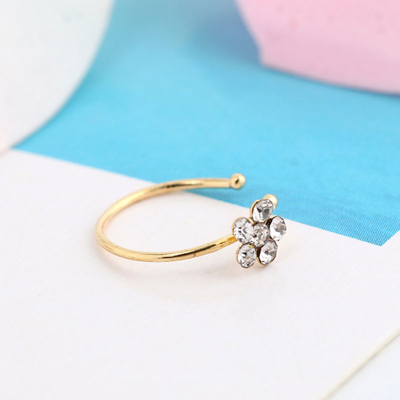 Cincin Stud Desain Bunga Plum Aksen Berlian Imitasi Sparkly Gaya Punk Untuk Hidung