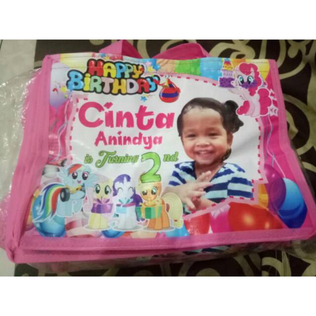 

Tas Ultah Tas Ulang Tahun Tas Souvenir Ulang tahun
