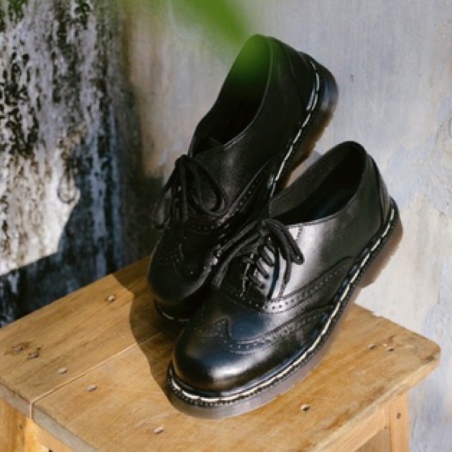 Sepatu kulit Wingtip MARROW