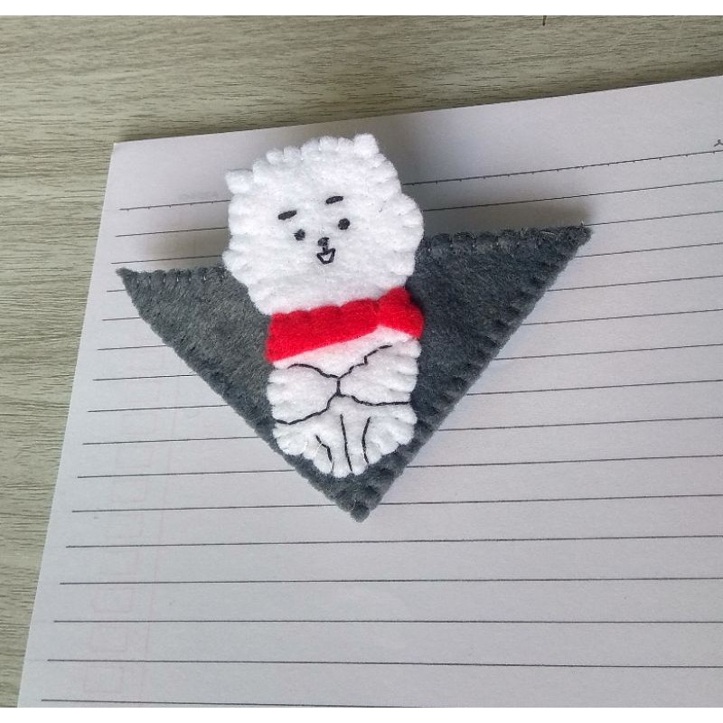 

pembatas buku karakter BTS flanel