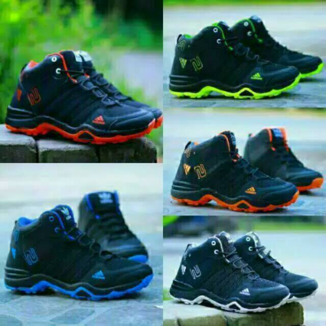 Sepatu adidas ax boot