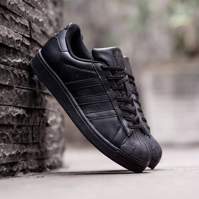 superstar adidas cena