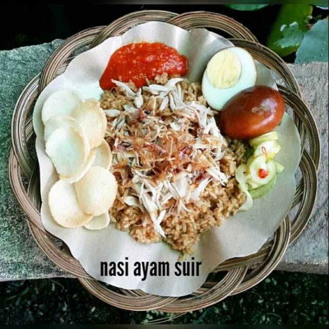 

Paket nasi ayam siwir