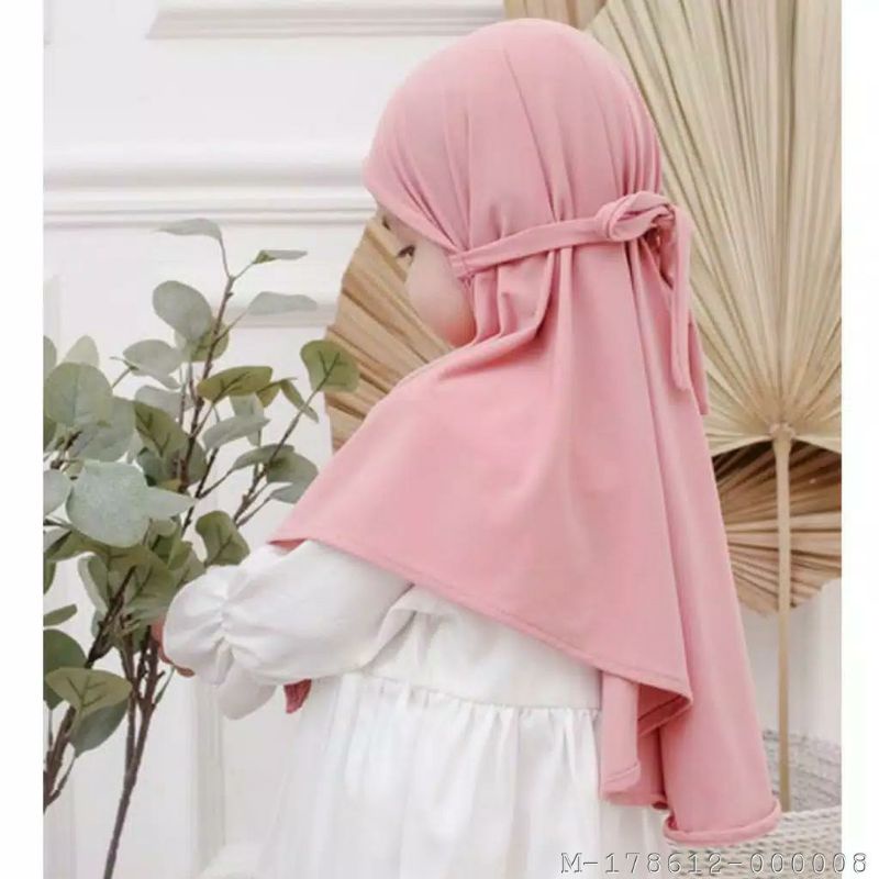 HIJAB BERGO ANAK DIAMOND CREPE VMAY-024Variasi：HITAM, ABU, NAVY, MAROON, DUSTY PINK, SALEM, MUSTARD,
