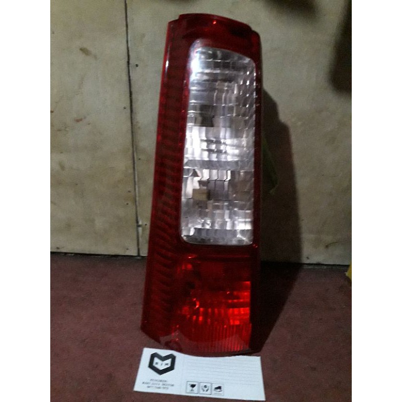 lampu belakang avanza lama original.