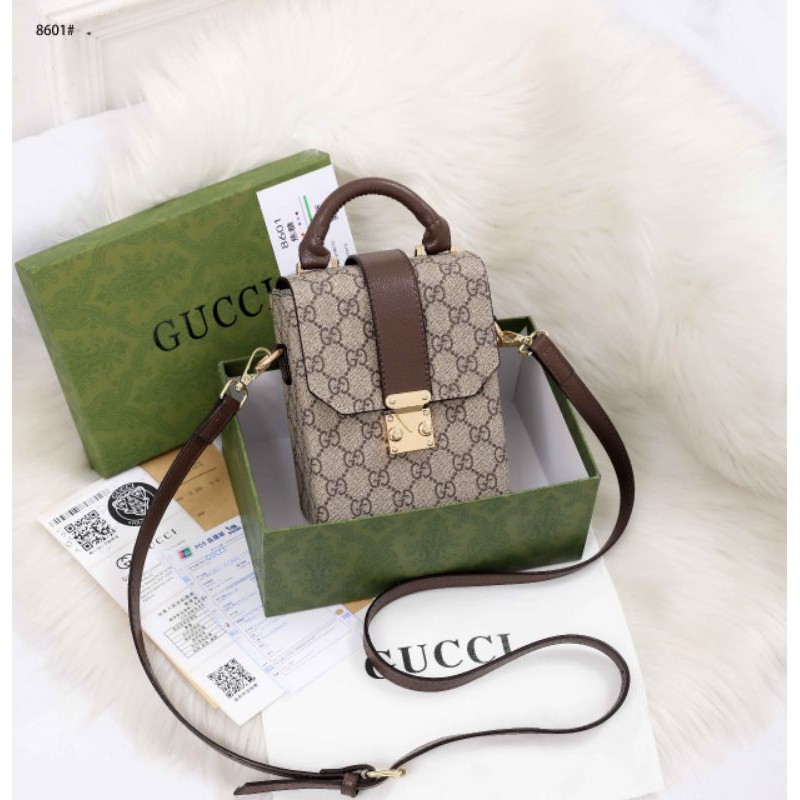 GUCCI PADLOCK 8601