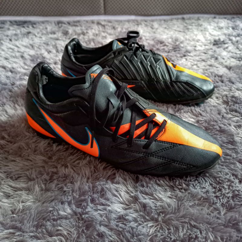 sepatu bola Nike t90 total90 strike IV FG second preloved