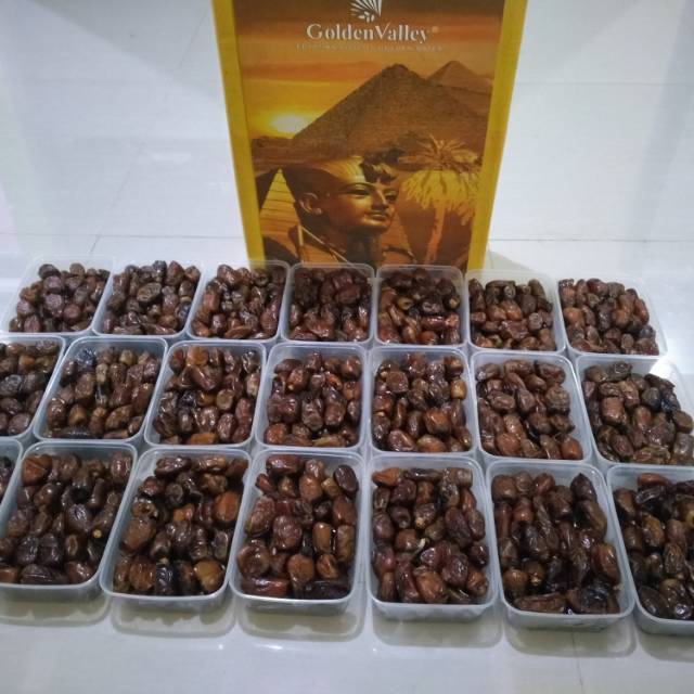 

Kurma Mesir Golden Valley kemasan box 500 gram(Setengah kilo)