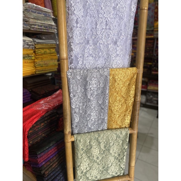 Kain Brokat Prancis Metalik