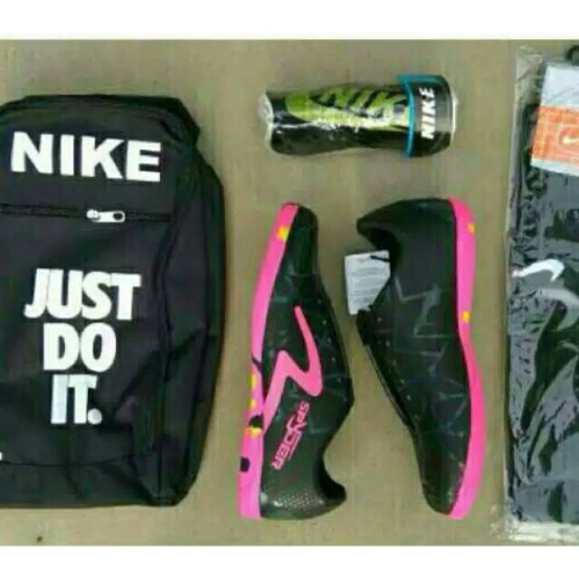 Paket komplit sepatu futsal specs sepatu futsal komplit specs spyder kompli sepatu futsal specsmurah