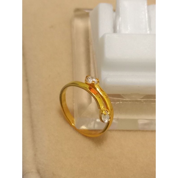Cincin Anak Belah Rotan Mata Putih Emas Muda 200 1/2 gram
