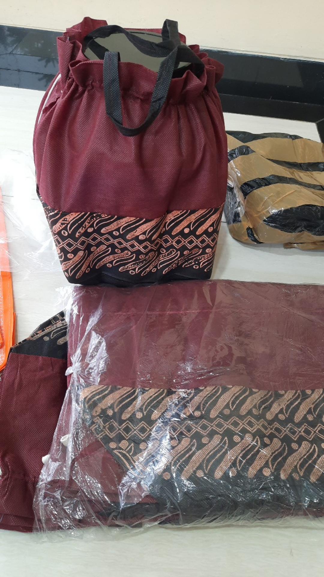 Tas Hajatan Serut Batik Maroon 22