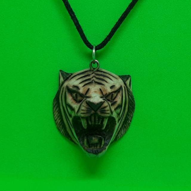 Kalung Bandul Macan Kayu Kaboa sancang original