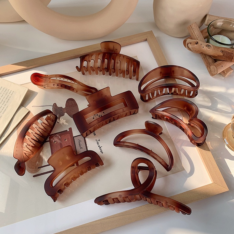 JEPIT COKLAT JUMBO JEPITAN BADAI JEDAI KOTAK OVAL BULAN PERSEGI PANJANG CAKAR BESAR KLIP RAMBUT TEBAL COKELAT COKLAT KOREAN WOMEN SQUARE ROUND LONG SHARK JAW THICK HAIR ACCESSORIES CLUTCHER CLAW CLIP CLIPS ACRYLIC FROSTED COLOR BIG SIZE HAIRCLIP CEPOL