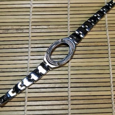 Ring Emban Cangkang Batu Akik Model Gelang Warna Gold Bahan Titanium 30x20mm