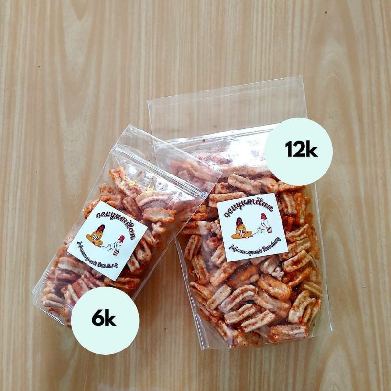 

Kerupuk Tulang / kerupuk seblak / cemilan / cemilan pedas
