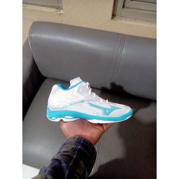 Sepatu Volly Wanita Mizuno wave lightning z6 Original