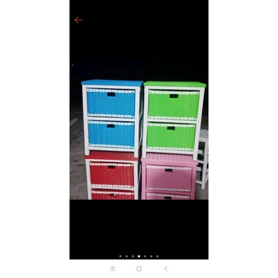 Lemari rotan sintetis