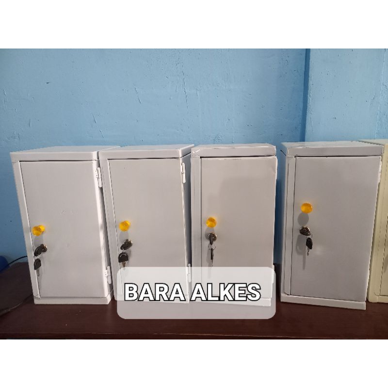 lemari narkotika / lemari obat kecil 2 pintu