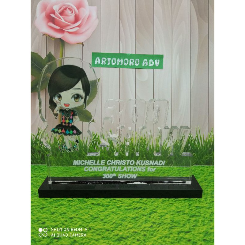 WEDDING TROPHY, PLAKAT AKRILIK CUSTOM BENTUK, SOUVENIR WISUDA, PLAKAT WISUDA