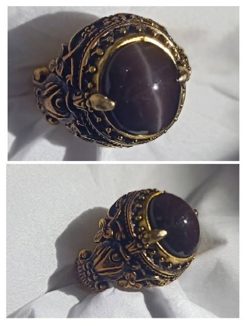 Mata kucing hitam batu alami.