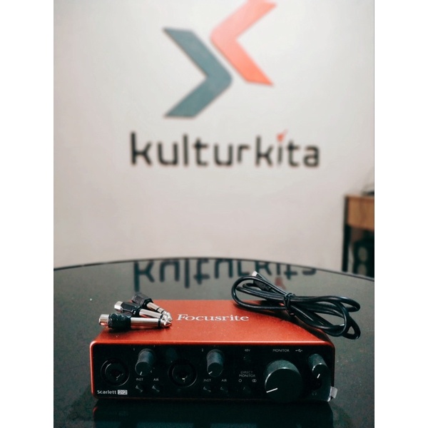 Focusrite Scarlett 2i2 3rd Gen USB Audio Interface - Second