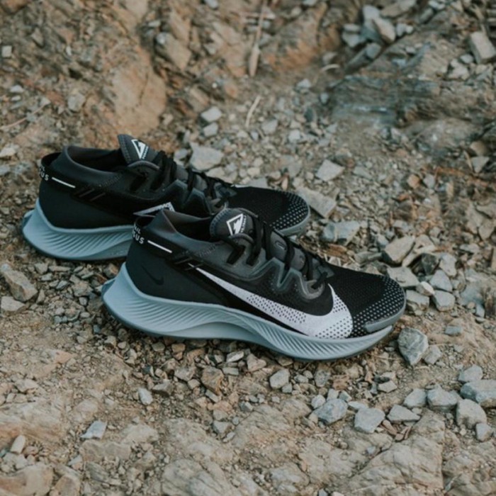 NIKE ZOOM PEGASUS TRAIL 2 " Black Dark Smoke "