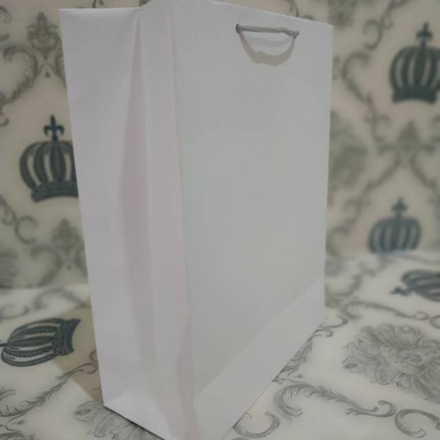 

paperbag white dan black linen 21*9,5*28