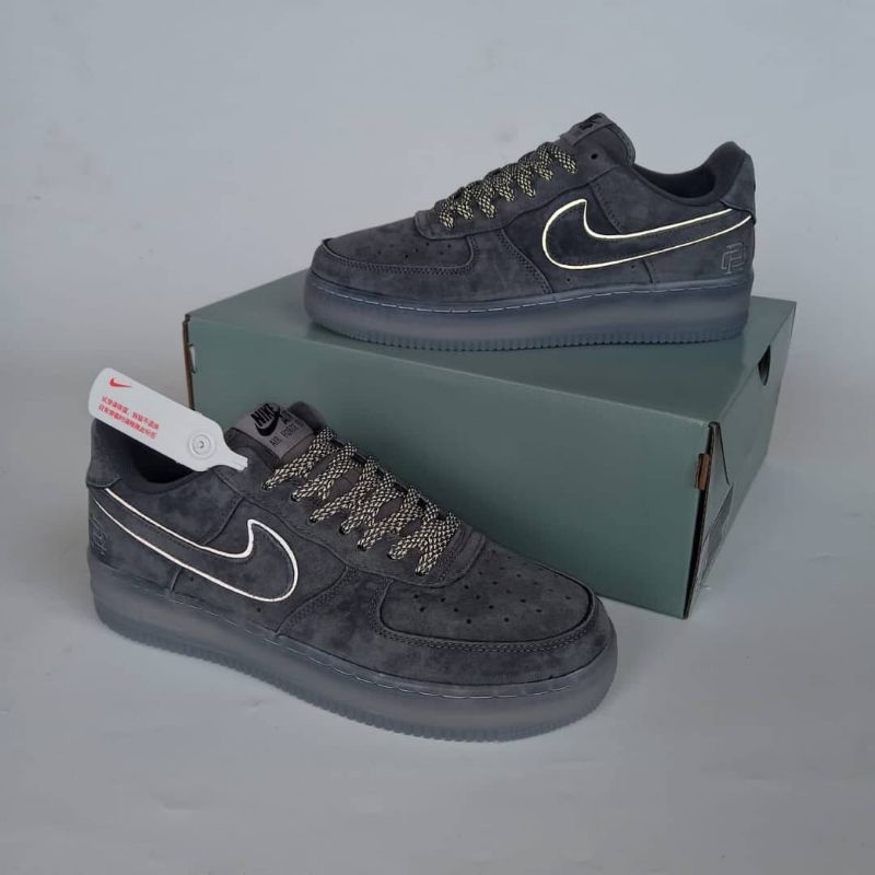 SEPATU PRIA AF1 LOW REIGNING CHAMP DARK GREY REFLECTIVE