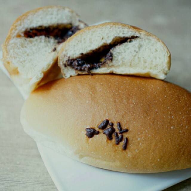 

Lekker bakery Roti manis coklat