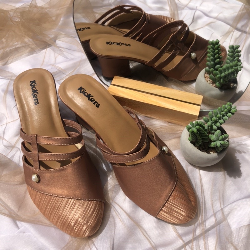 SENDAL SELOP WANITA HAK TAHU 5cm SALSA HIGHHEELS KOREA MUTIARA HAK CHUNKY MODERN POPULER TERMURAH SANDAL WANITA TERBARU SENDAL MULES WANITA CASUAL KEKINIAN MURAH SELOP FLIP FLOP SANDAL PEREMPUAN BUSTONG Sandal Wanita Teplek Tali Mules Murah Selop / Slop K