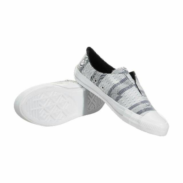 converse slip on size 8